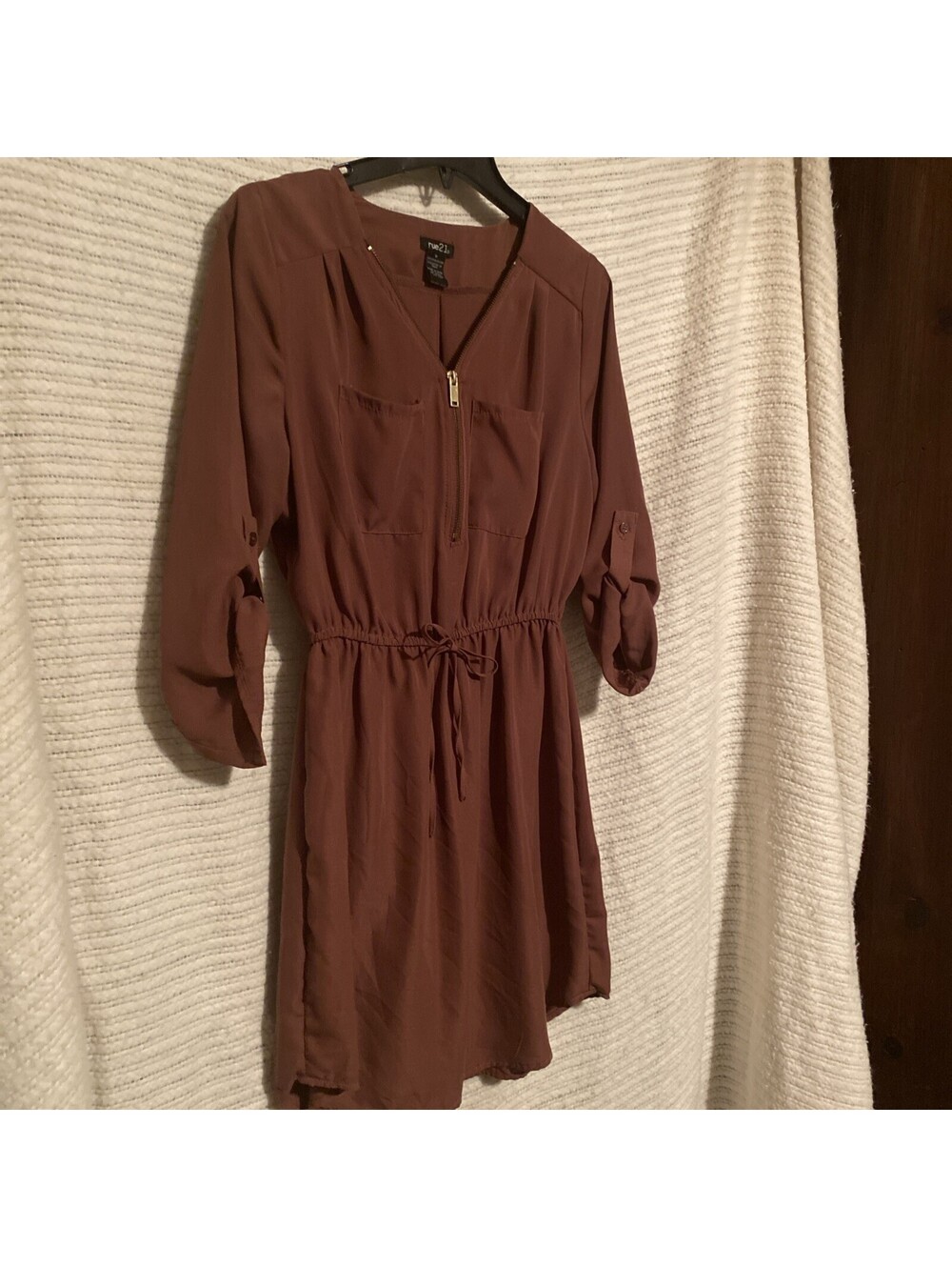 Rue 21 Womens Mid Thigh Dress Size M Burgundy Maroon Zip Roll Tab Sleeve